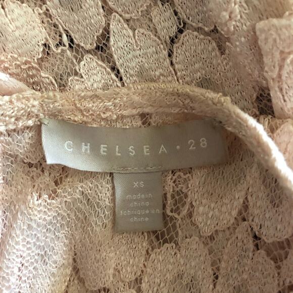 Chelsea•28 Pink Floral Lace Print Short Sleeve Blouse Extra Small Preowned - Picture 7 of 9